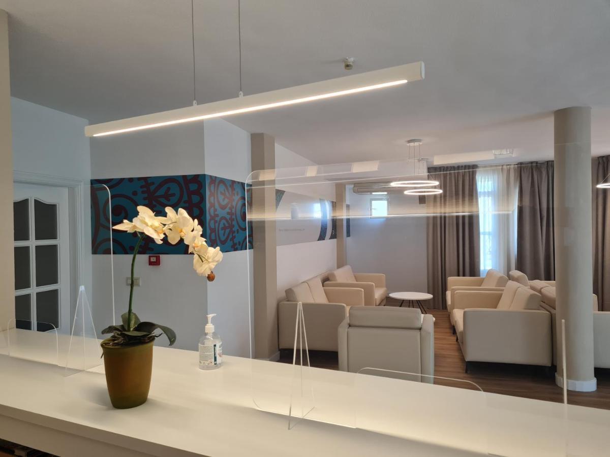 Hotel Balneario Fuentes Del Trampal Carmonita Dış mekan fotoğraf