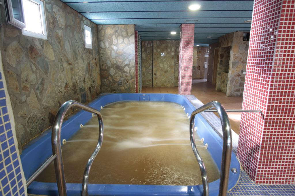 Hotel Balneario Fuentes Del Trampal Carmonita Dış mekan fotoğraf