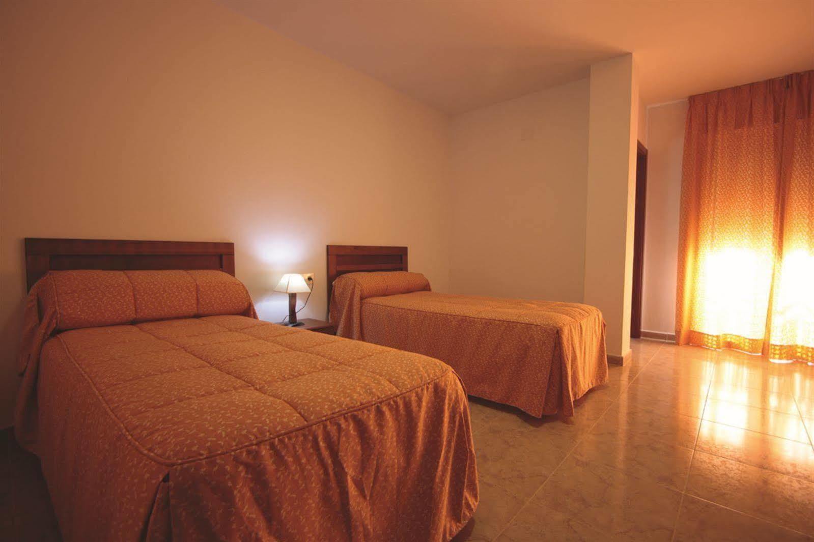 Hotel Balneario Fuentes Del Trampal Carmonita Dış mekan fotoğraf